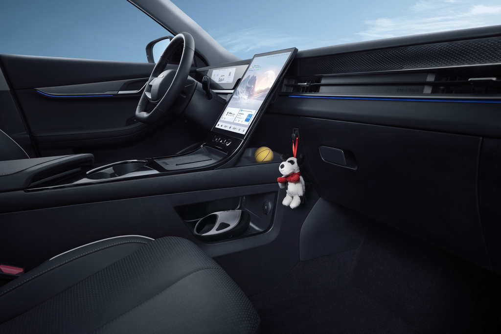 JAECOO 5 Hybrid — zdjęcie modelu, salon OMODA JAECOO Plichta